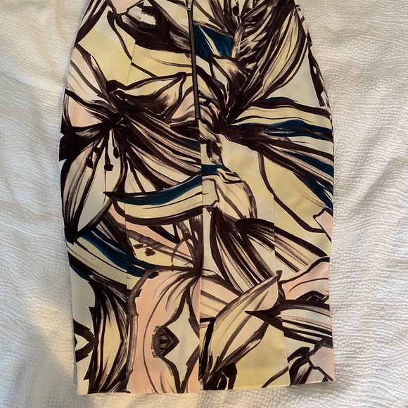 Floral midi skirt size 6 - Picture 2 of 3